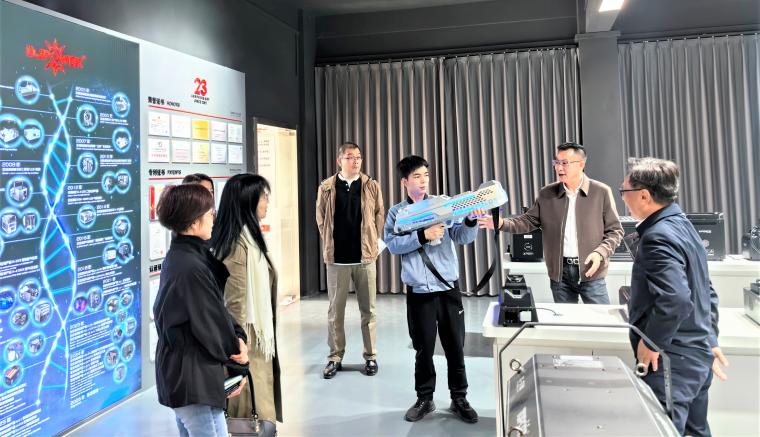 广州市花都区委宣传部、区文联调研花都演艺装备产业